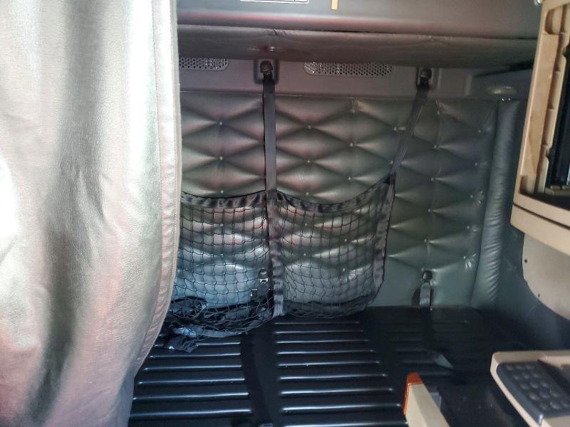 2016 Freigliner 2016 Freightliner Cascadia 125 Semi Truck