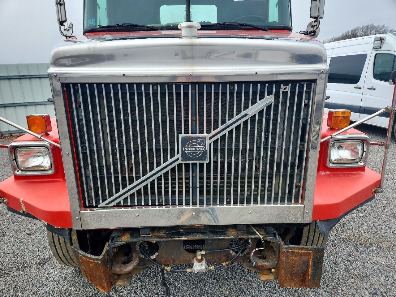 2000 Volvo ACL Semi Truck