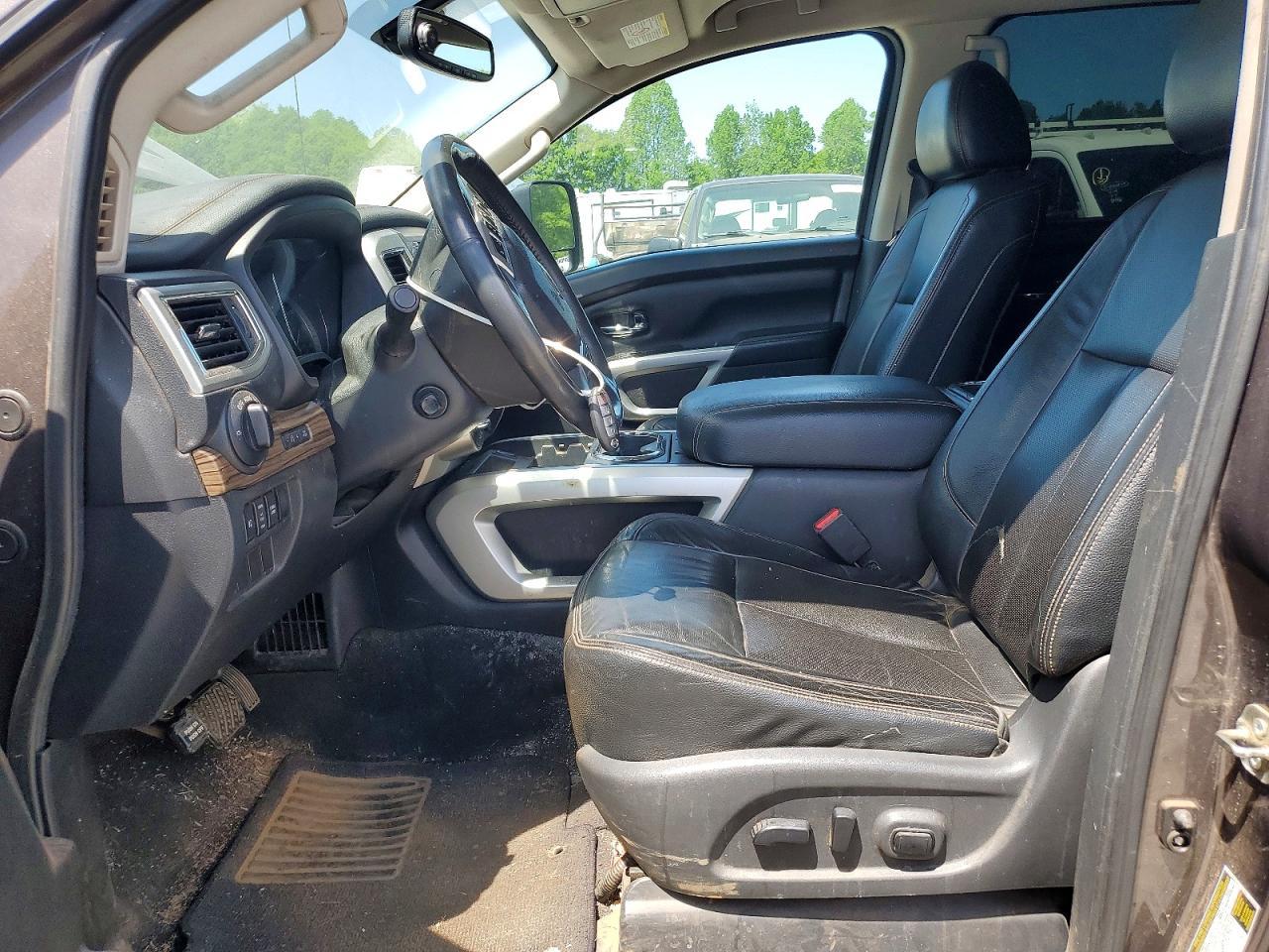 2016 Nissan Titan XD SL