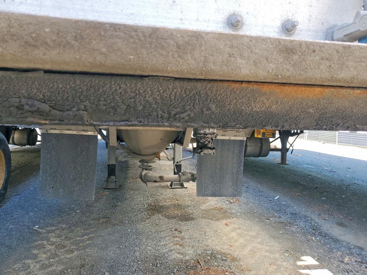 2013 Polar Tank Trailer 2013 Polar Tank Pneumatic DRY Bulk Trailer