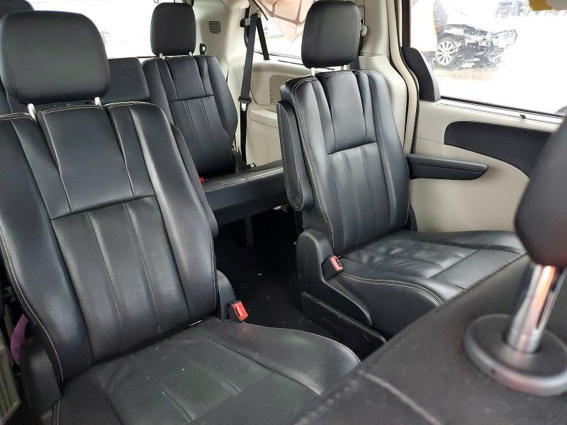 2013 Chrysler Town & Country Touring