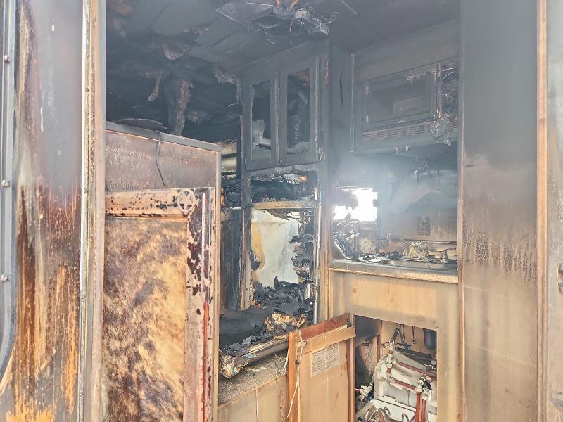 2004 Sundowner Horse Trailer