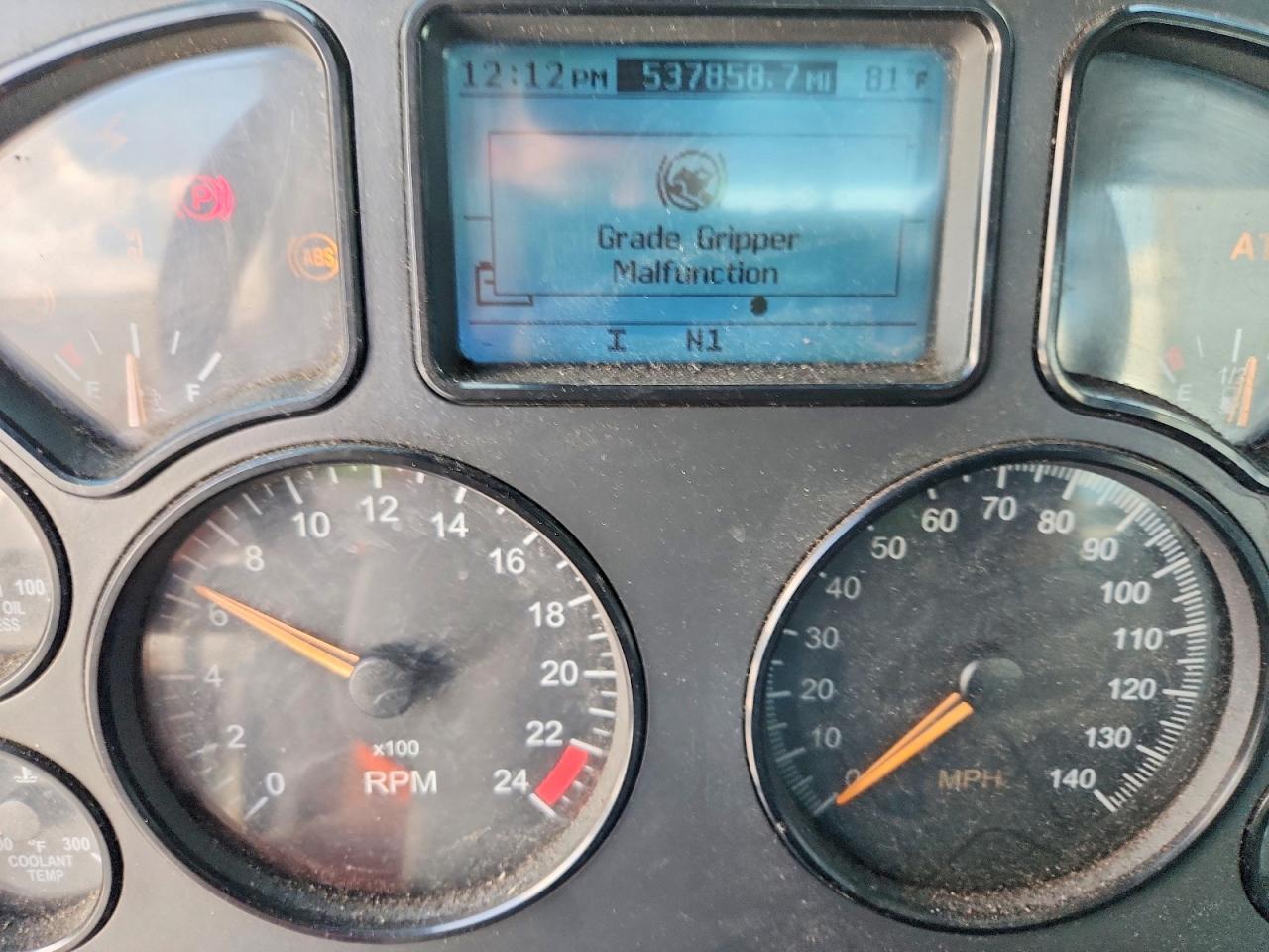 2017 Mack CXU612 Semi Truck