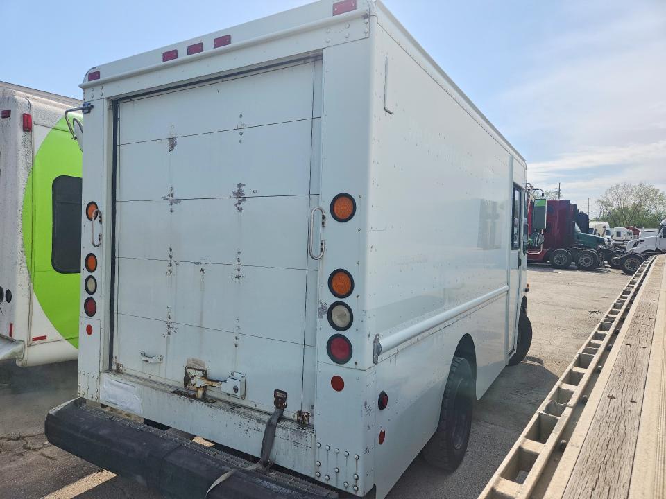 2001 Workhorse Custom Chassis 2002 Workhorse P42 Delivery Truck