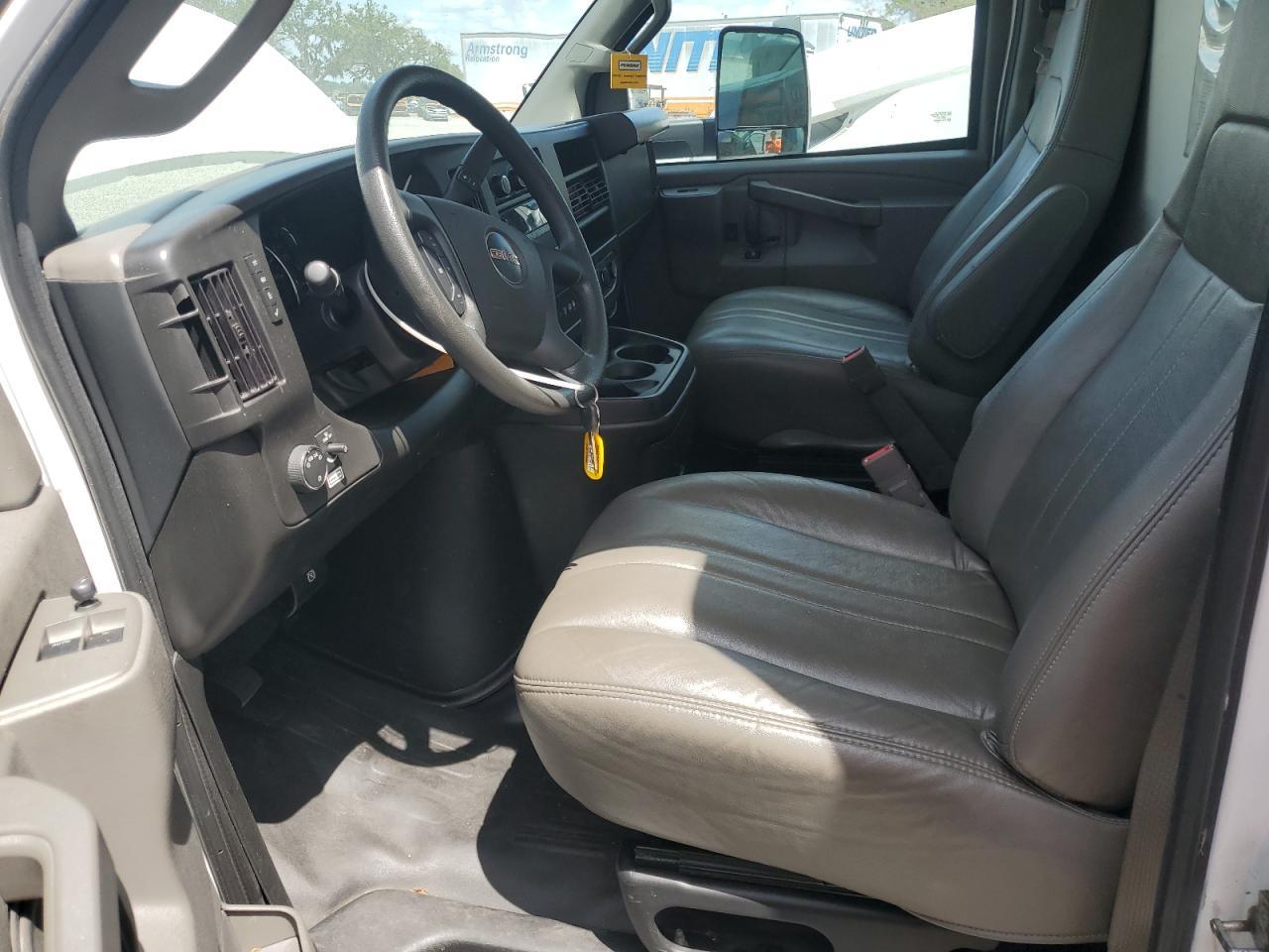 2023 GMC Savana BOX Truck