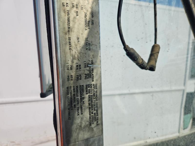 2005 Utility Vs2ra Delivery Truck