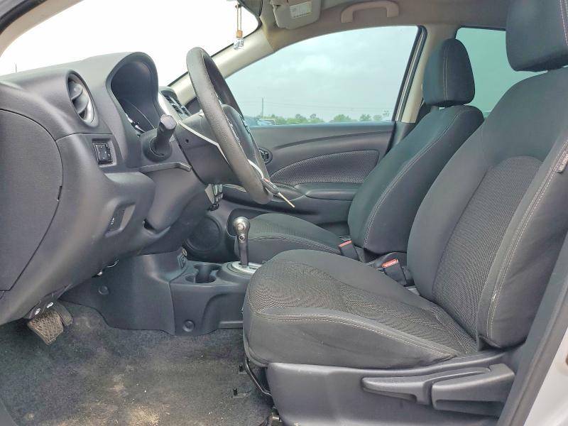 2018 Nissan Versa sv