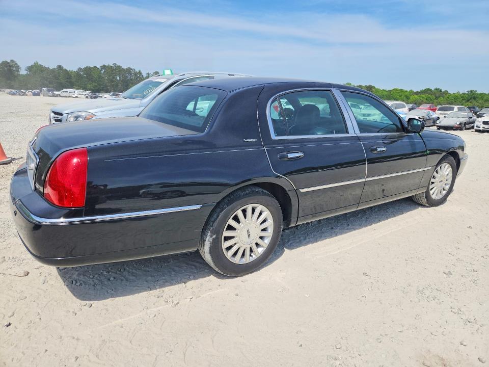 2004 Lincoln Town car Executive