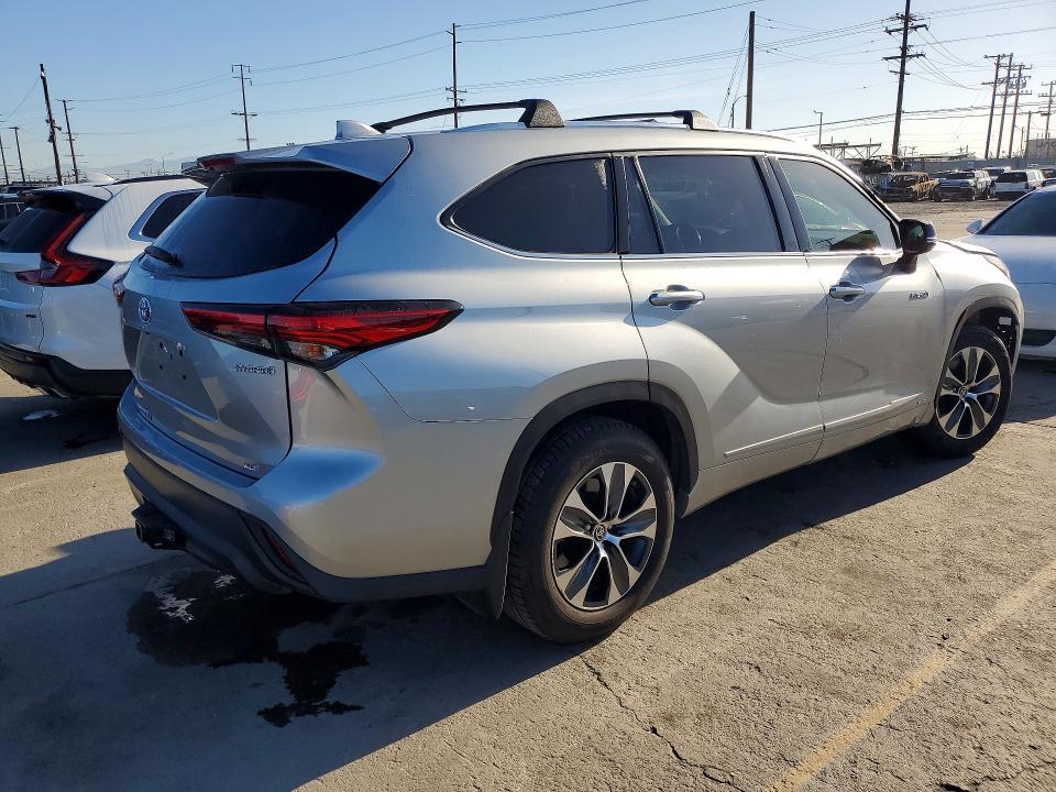 2020 Toyota Highlander Hybrid xle