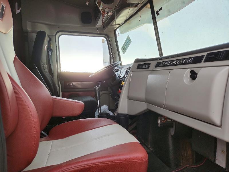 2019 Western Star Conventional Truck AND Trailer