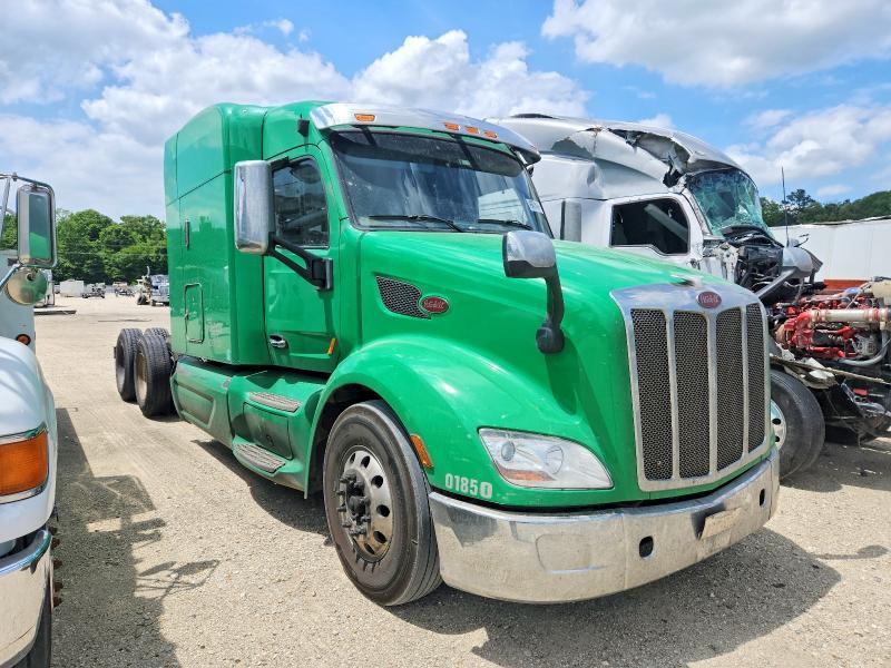 2016 Peterbilt 579 Semi Truck