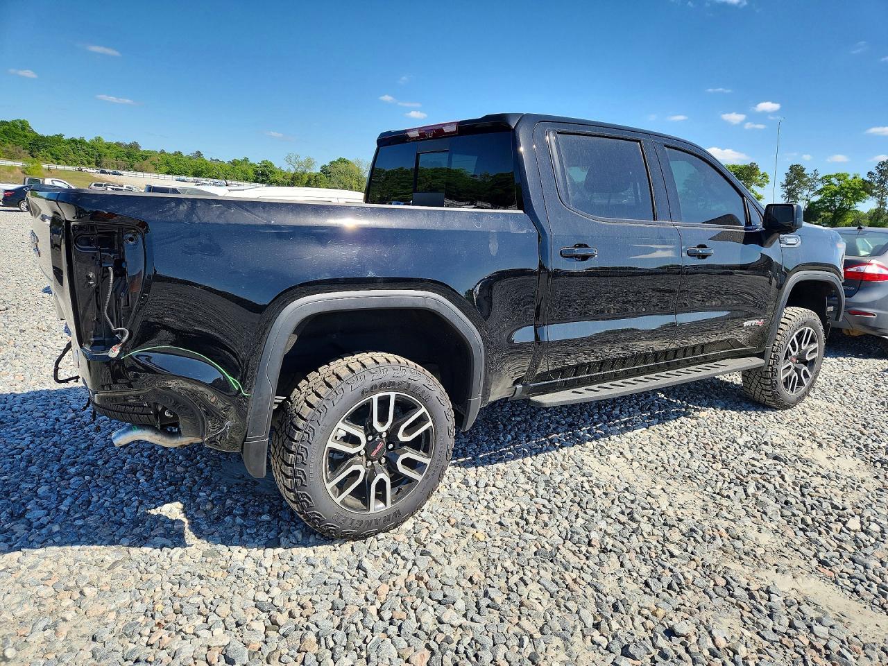 2025 GMC Sierra K1500 AT4