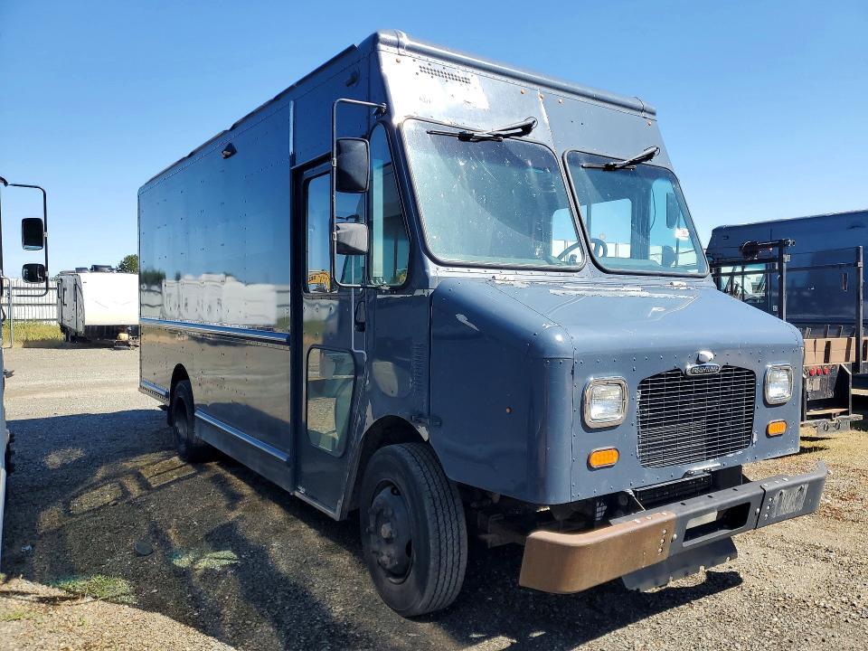 2020 Freightliner MT45G Chassis Delivery Truck
