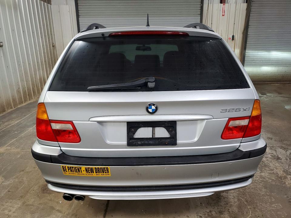 2002 BMW 325 xit