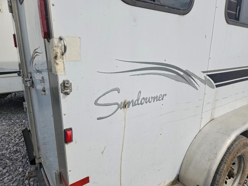 2004 Sundowner Horse Trailer