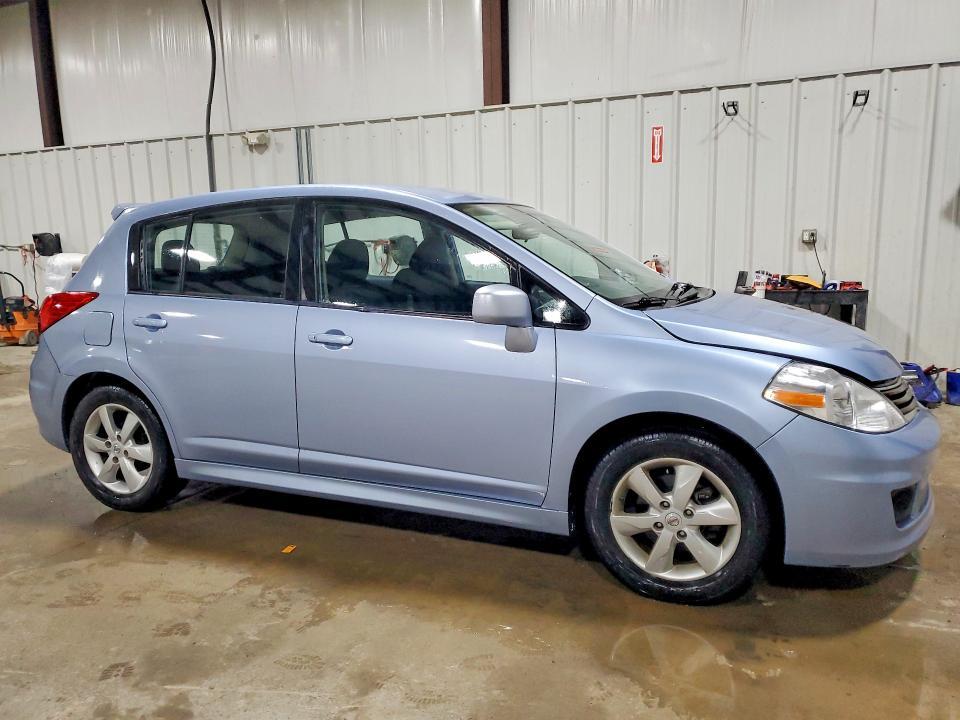 2011 Nissan Versa 1.8 s