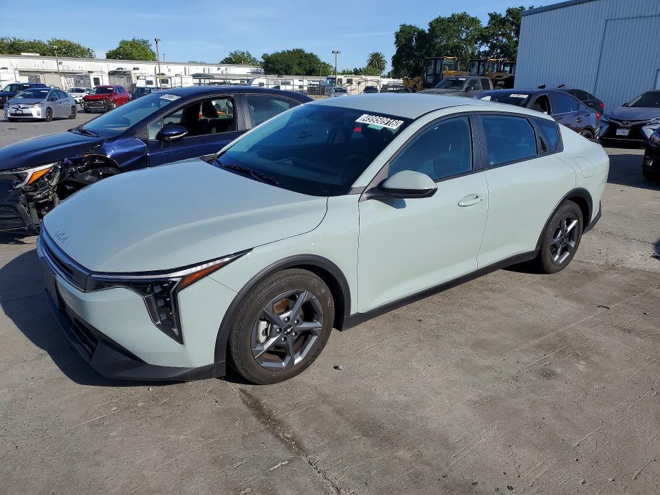 2025 KIA K4 lxs