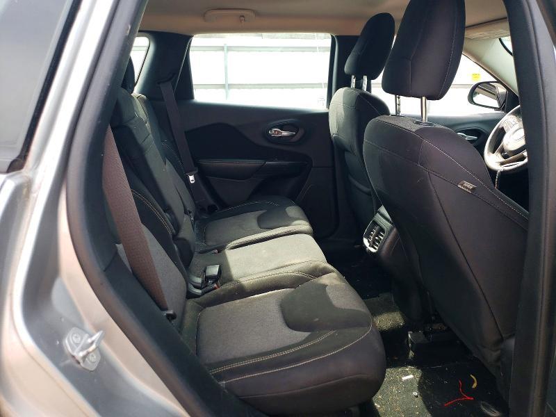 2015 Jeep Cherokee Sport