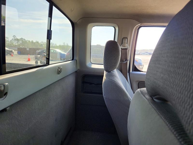 2004 Nissan Frontier XE-V6 Desert Runner