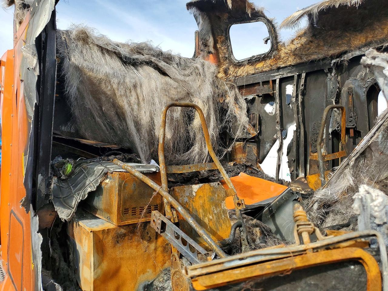 2009 Freigliner 2009 Freightliner Conventional ST120 Semi Truck