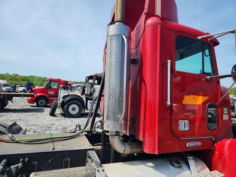 1999 Freigliner 1999 Freightliner Fld120 Semi Truck