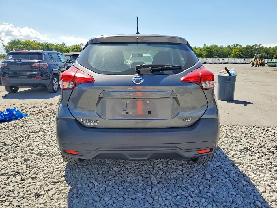 2019 Nissan Kicks sv