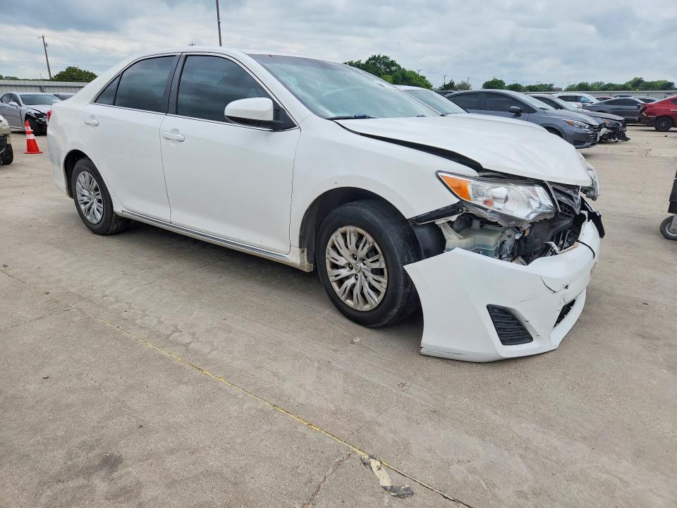 2014 Toyota Camry le