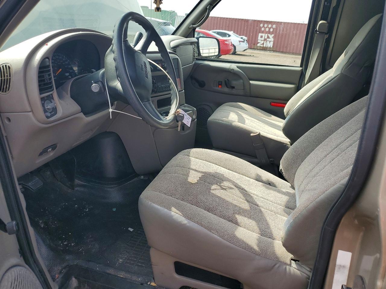 2001 GMC Safari XT