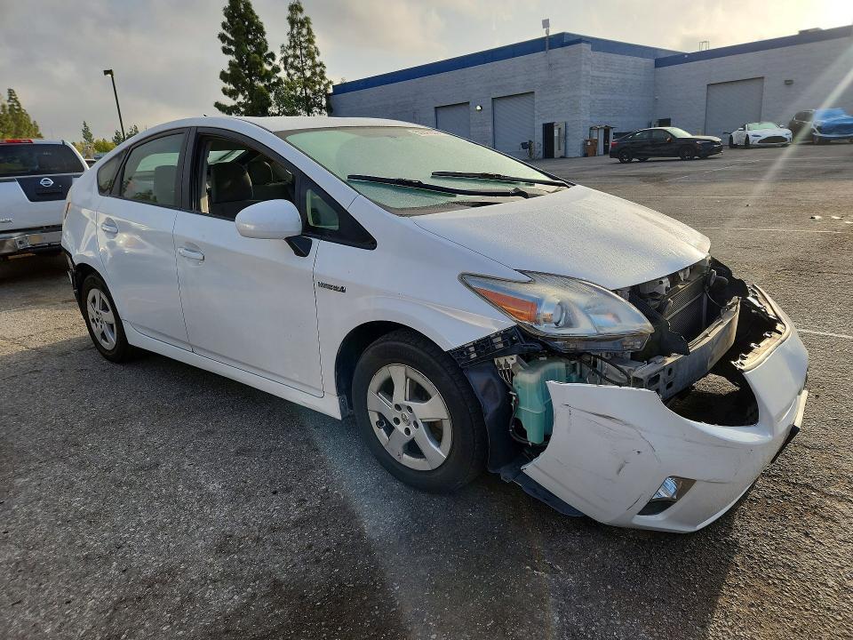 2010 Toyota Prius iii