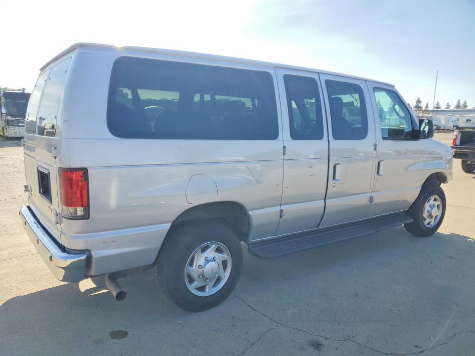 2014 Ford Econoline E350 Super Duty Wagon