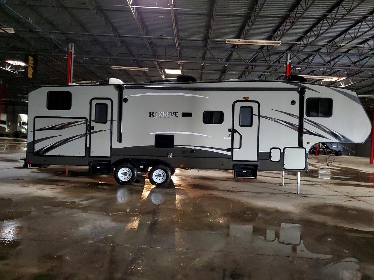 2016 Crossroads RV Rezerve