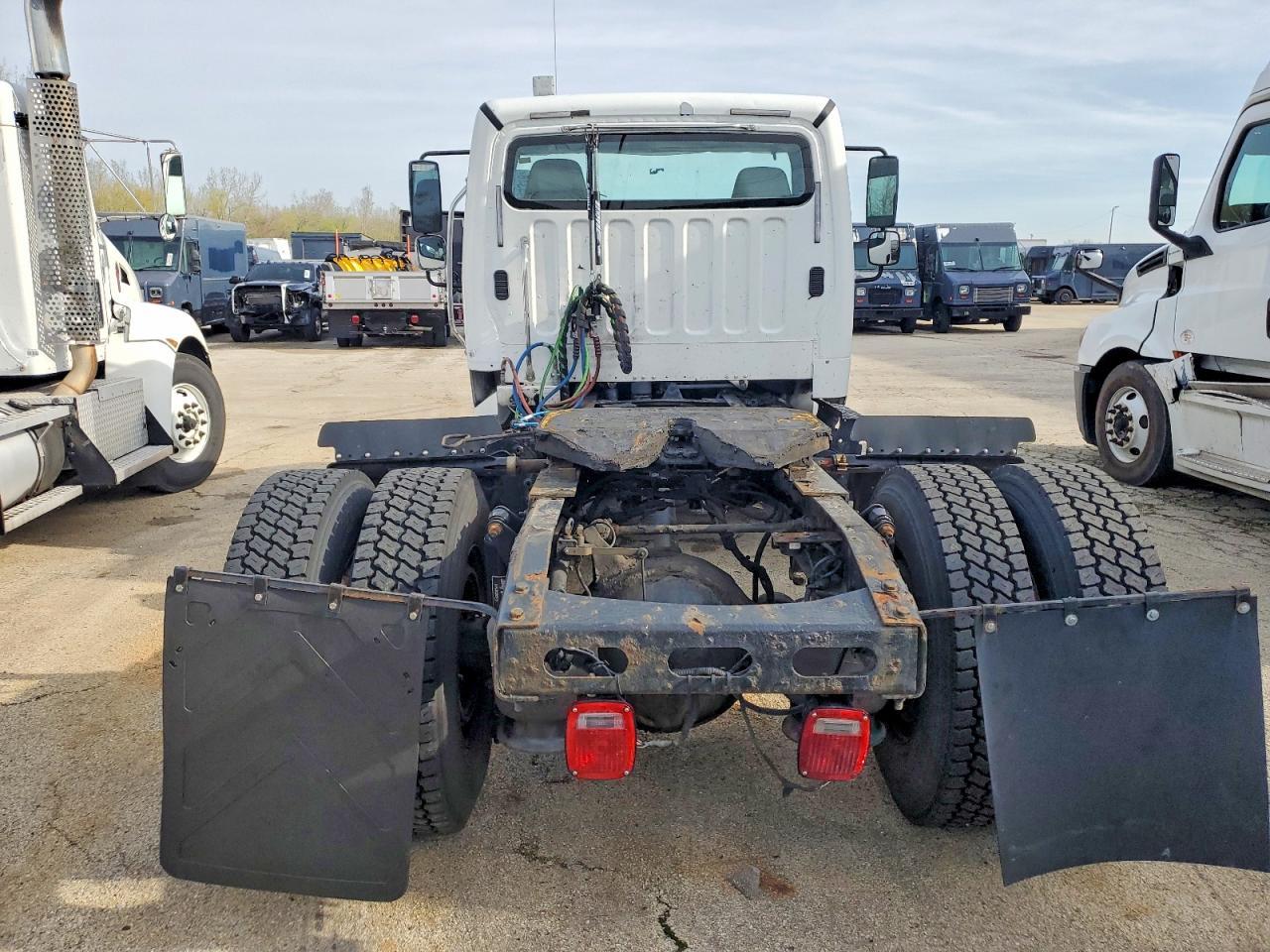 2011 Freightliner M2 106 MED-BOX Truck