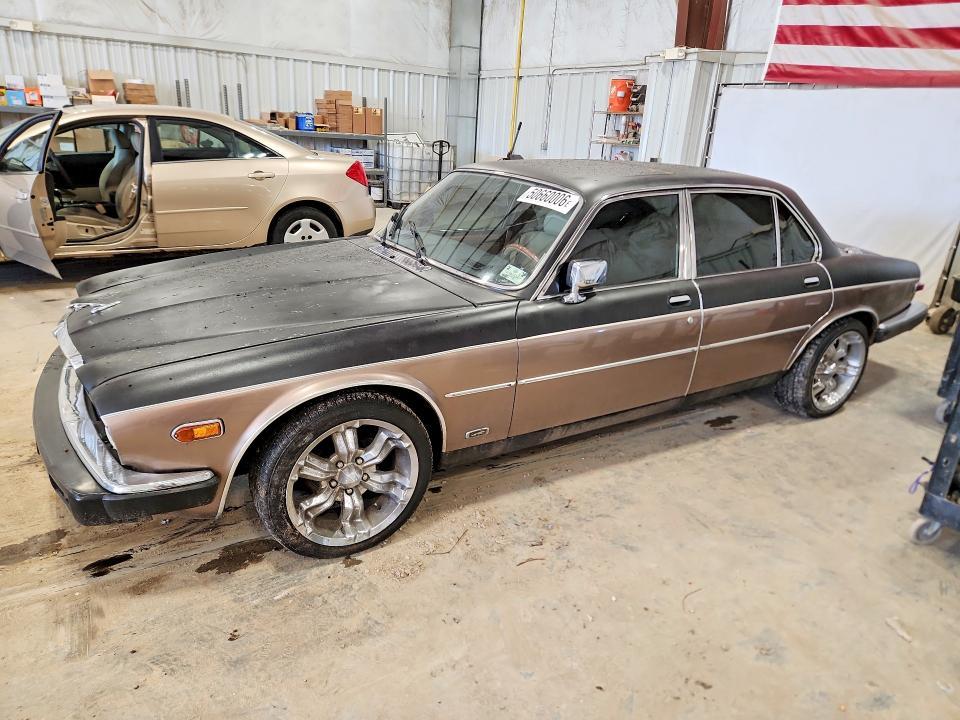 1985 Jaguar XJ6 Vanden Plas
