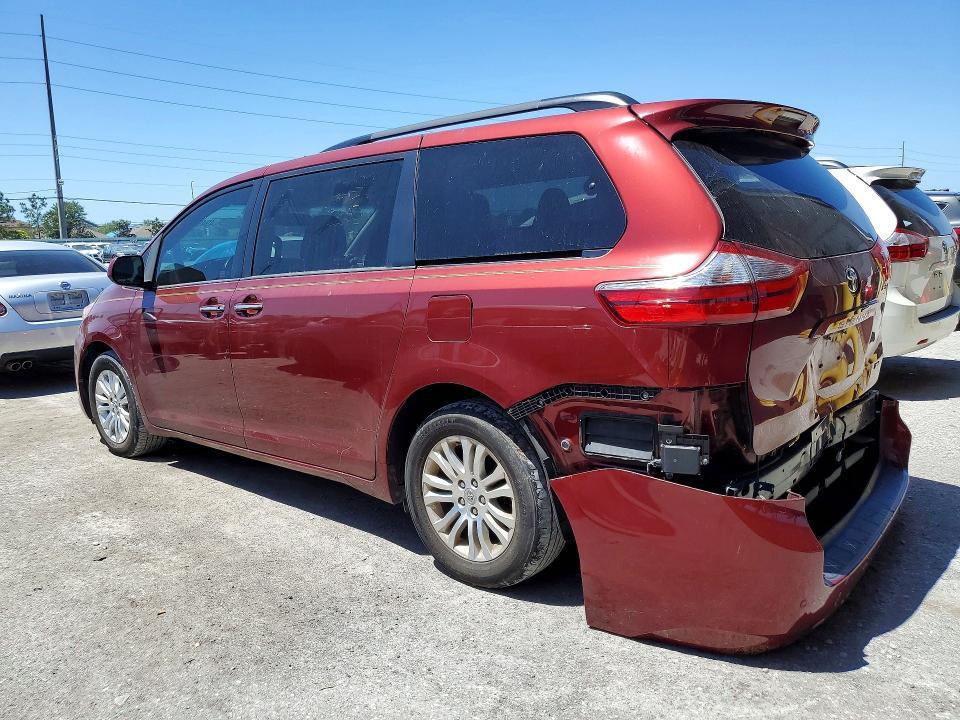 2017 Toyota Sienna xle 8-passenger