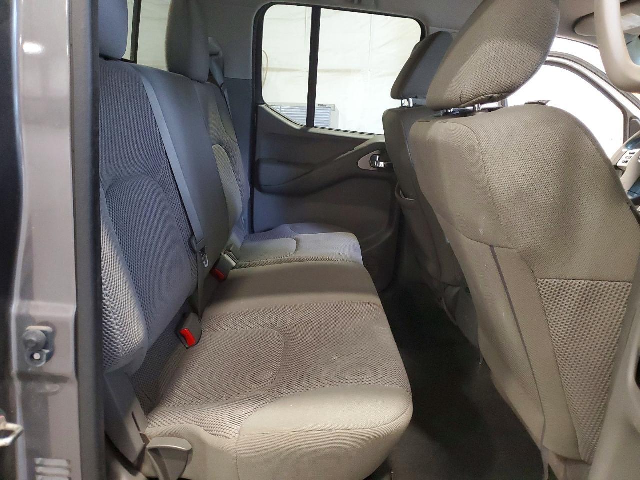 2020 Nissan Frontier SV
