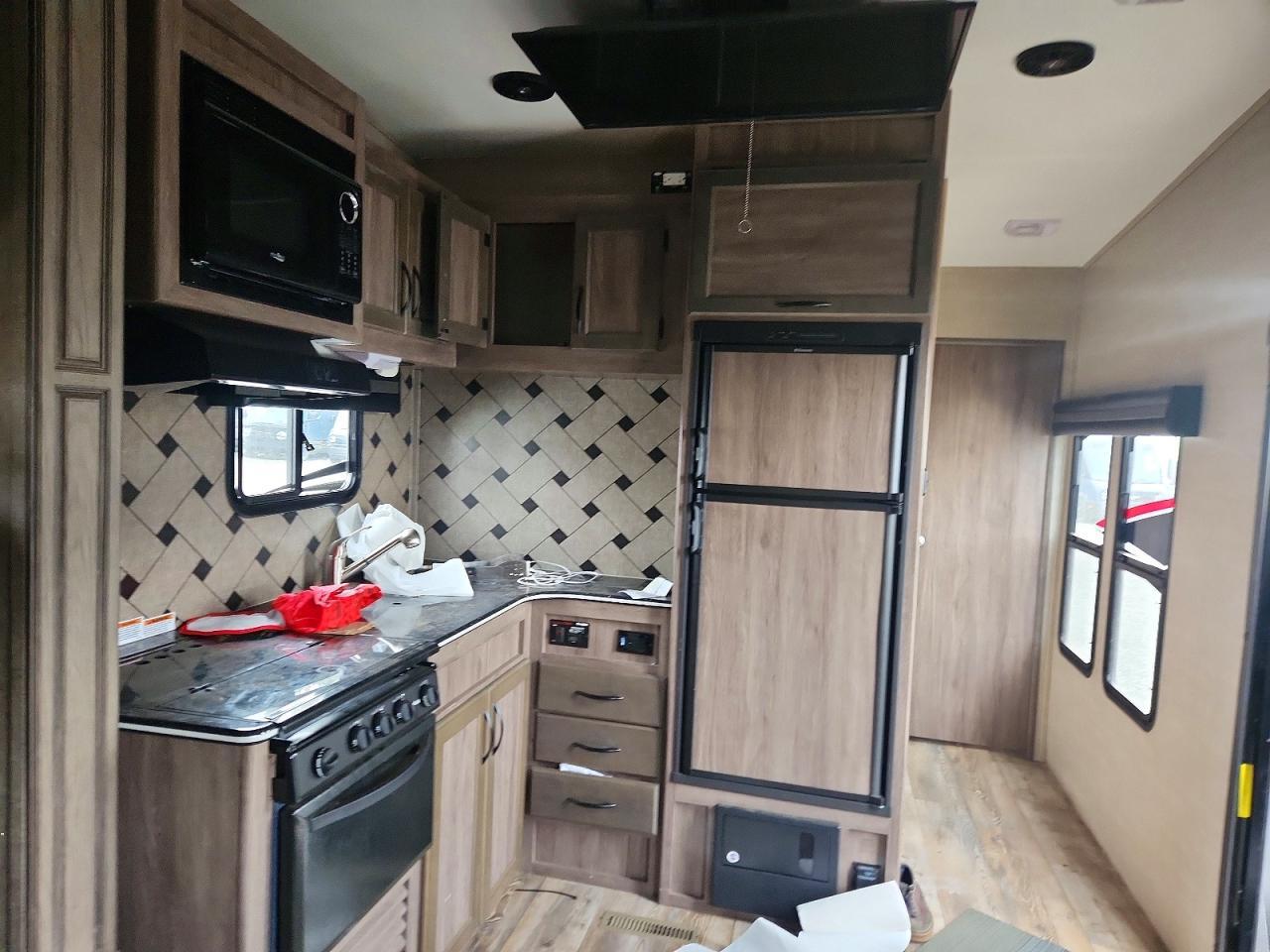 2017 Pacific Coachworks Powerlite Camper