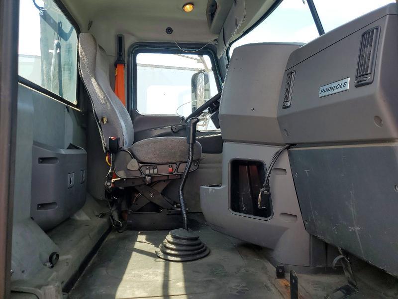 2016 Mack Cxu612 Semi Truck