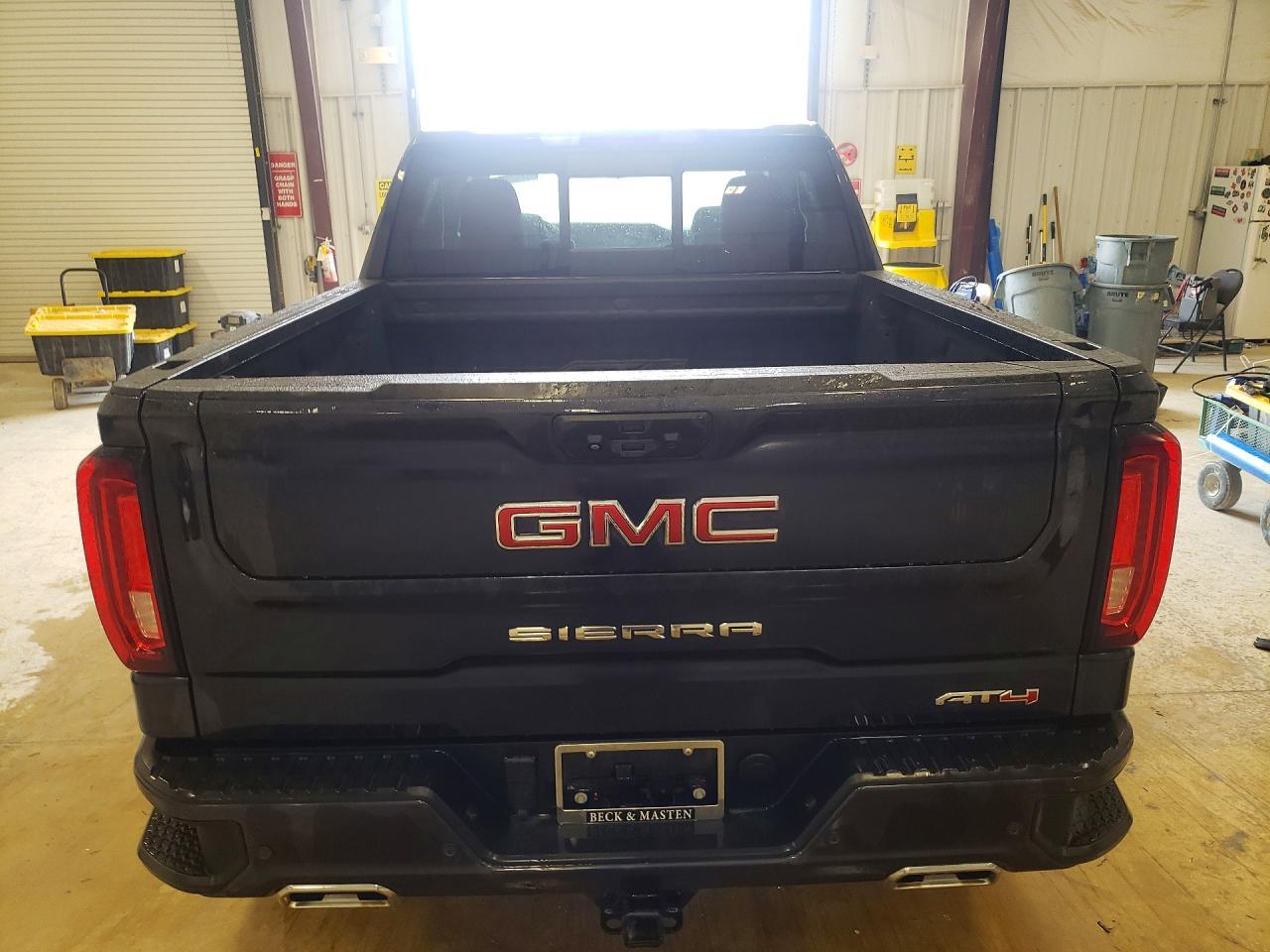 2023 GMC Sierra K1500 AT4