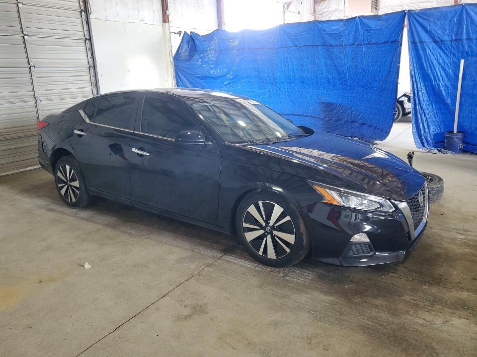 2021 Nissan Altima sv