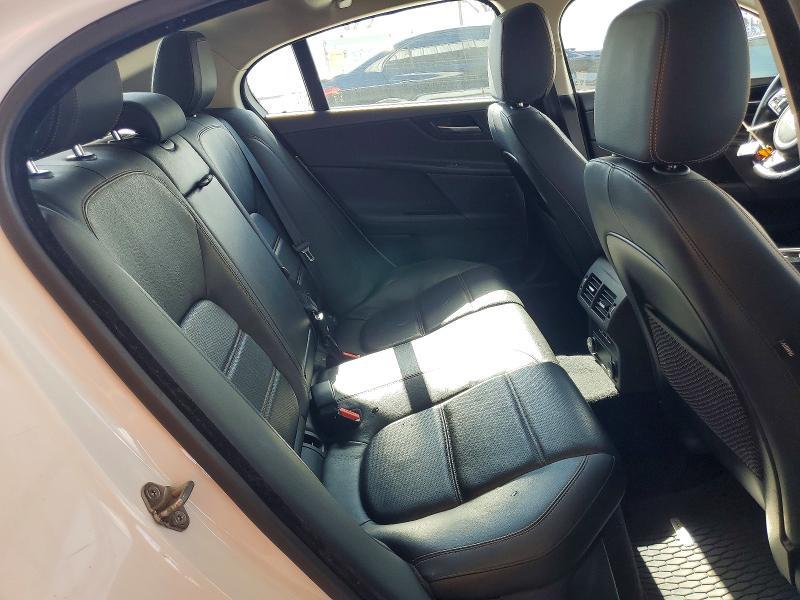 2017 Jaguar Xe Prestige