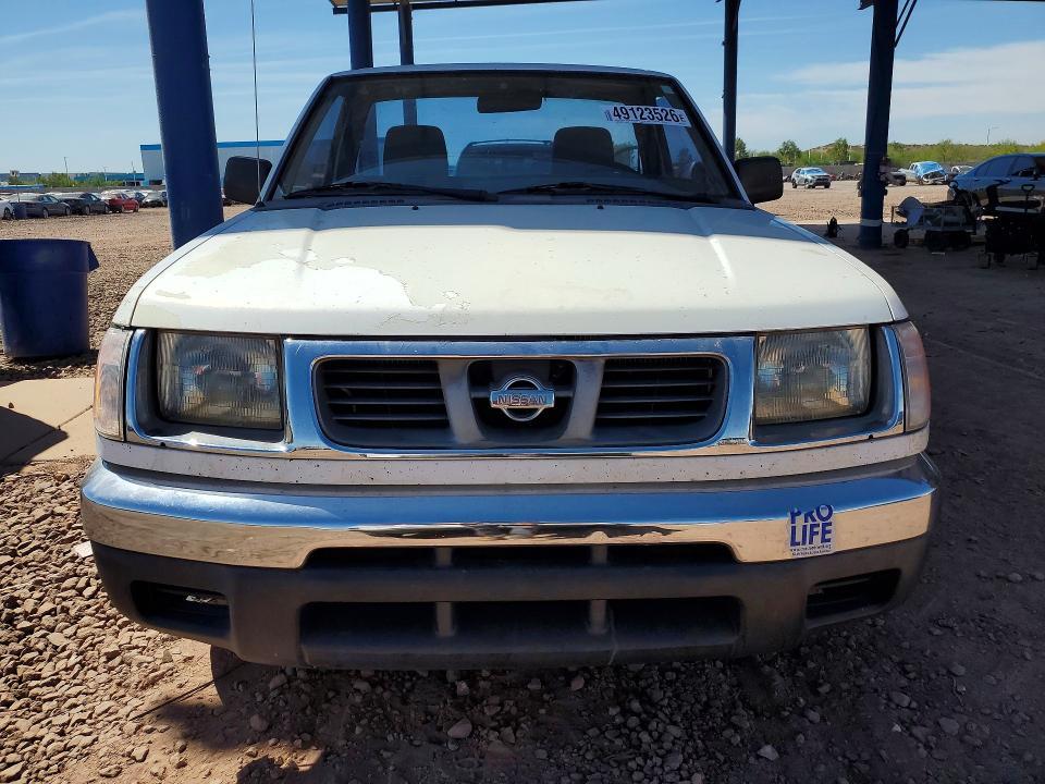 2000 Nissan Frontier XE
