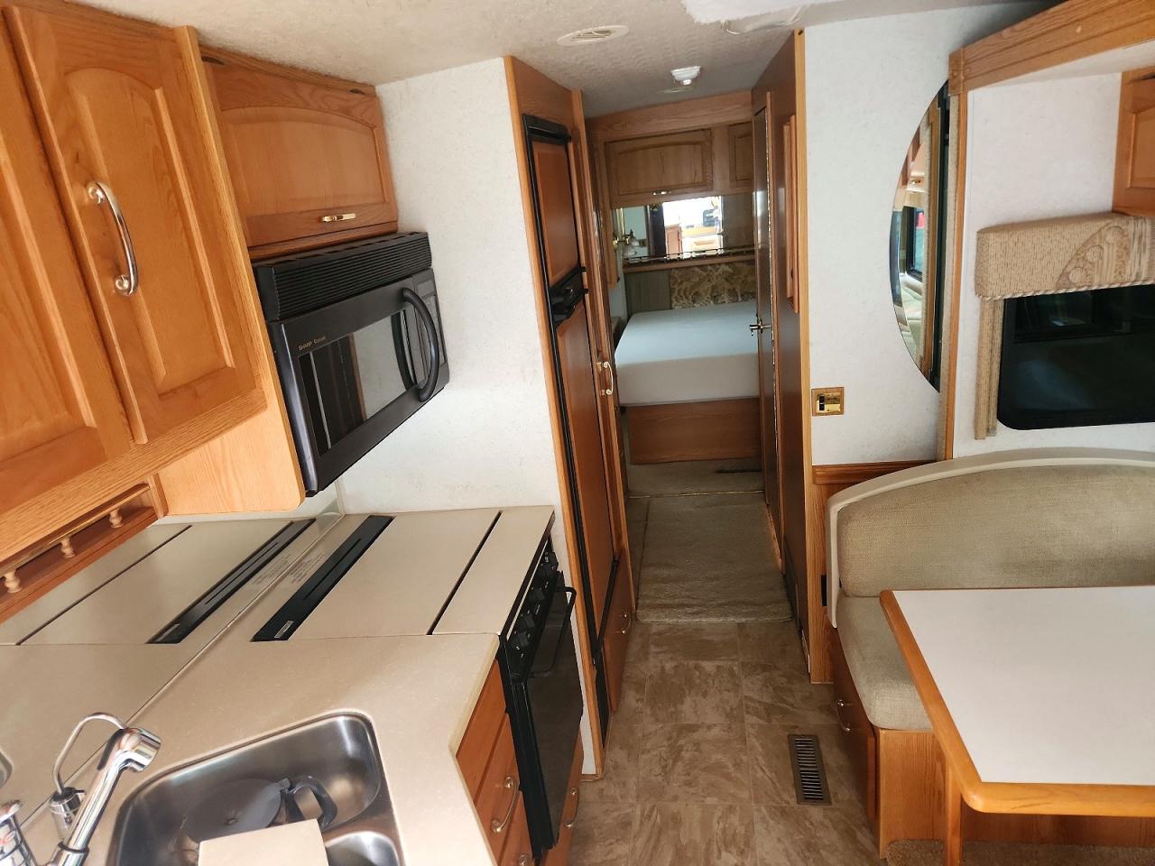 2001 Itasca Recreational Vehicle (RV)