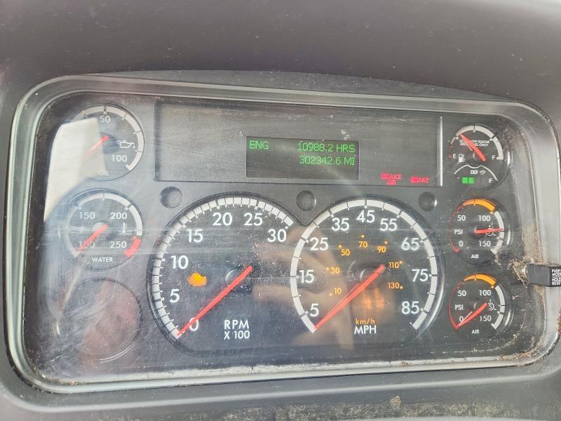 2020 Freigliner 2020 Freightliner Business Class M2 BOX Truck