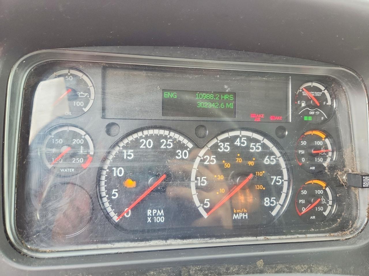 2020 Freigliner 2020 Freightliner Business Class M2 BOX Truck