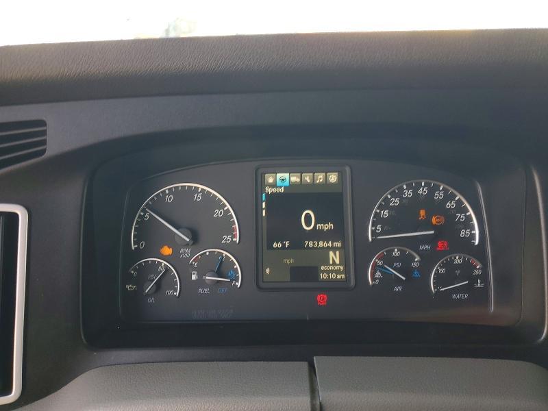 2020 Freigliner 2020 Freightliner Cascadia 126 Semi Truck