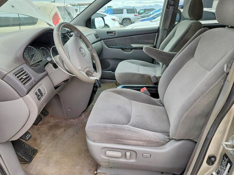 2005 Toyota Sienna le