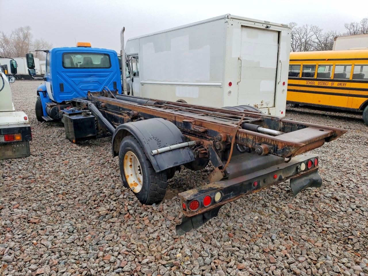 2004 International 4400 ROLL-OFF Container Truck