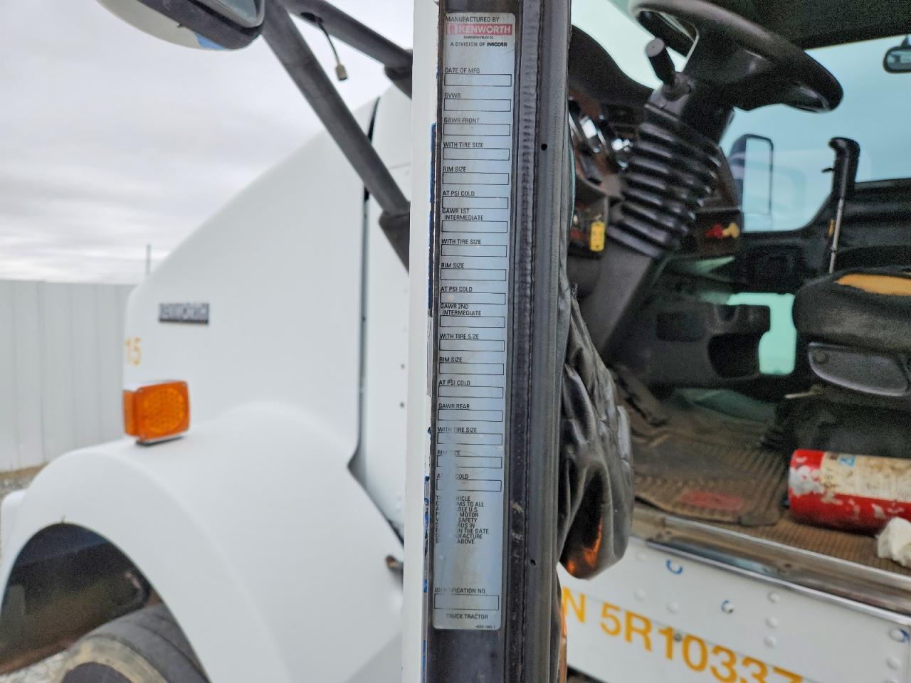 2005 Kenworth Constructi-Semi Truck