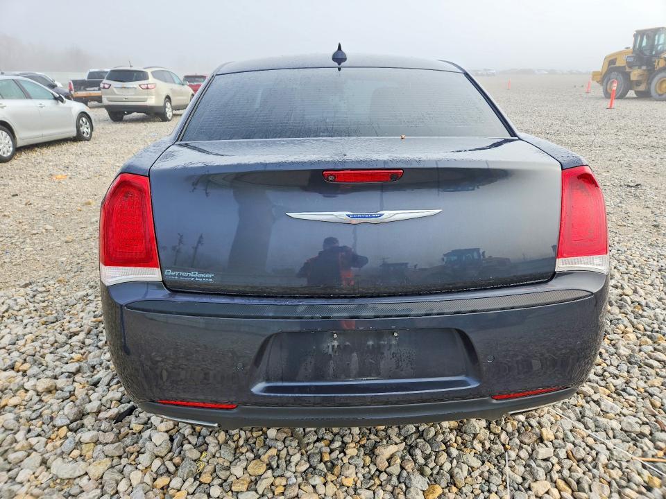 2018 Chrysler 300 Limited