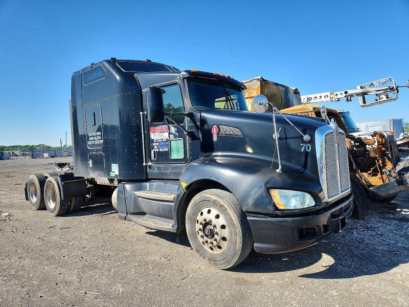 2009 Kenworth T660 Semi Truck